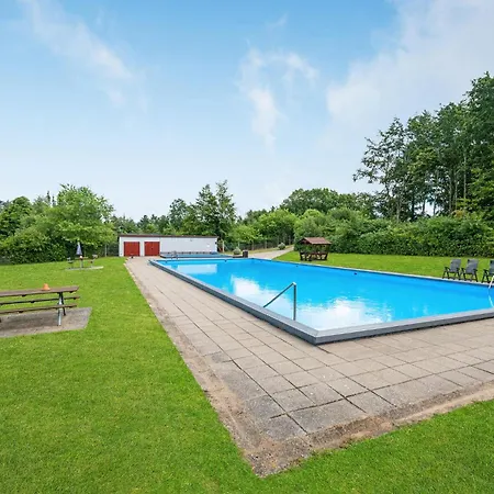 Pet Friendly In With Wifi Holiday home
